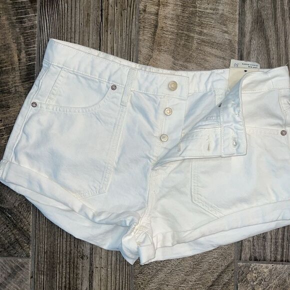 Nwt We The Free white rolled leg shorts - Picture 2 of 8